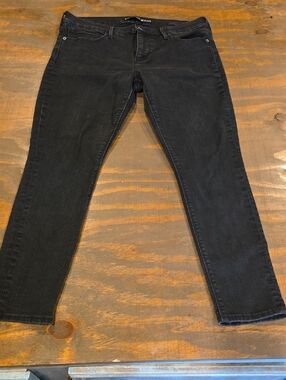 Express Women's Skinny Jeans in Black